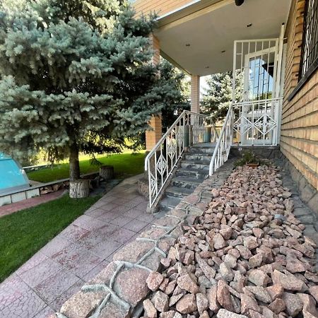 Гостевой Дом Шумкар Азия Guest House Shumkar Asia Bisjkek Buitenkant foto