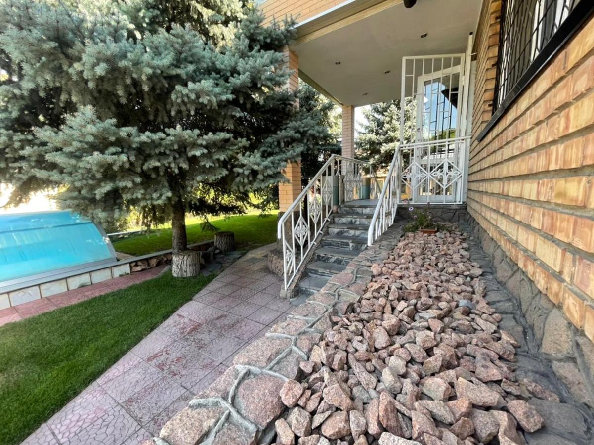 Гостевой Дом Шумкар Азия Guest House Shumkar Asia Bisjkek Buitenkant foto
