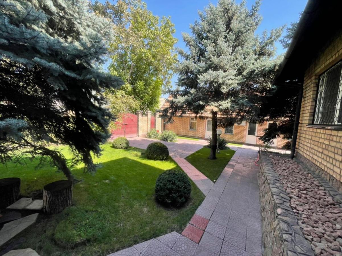Гостевой Дом Шумкар Азия Guest House Shumkar Asia Bisjkek Buitenkant foto