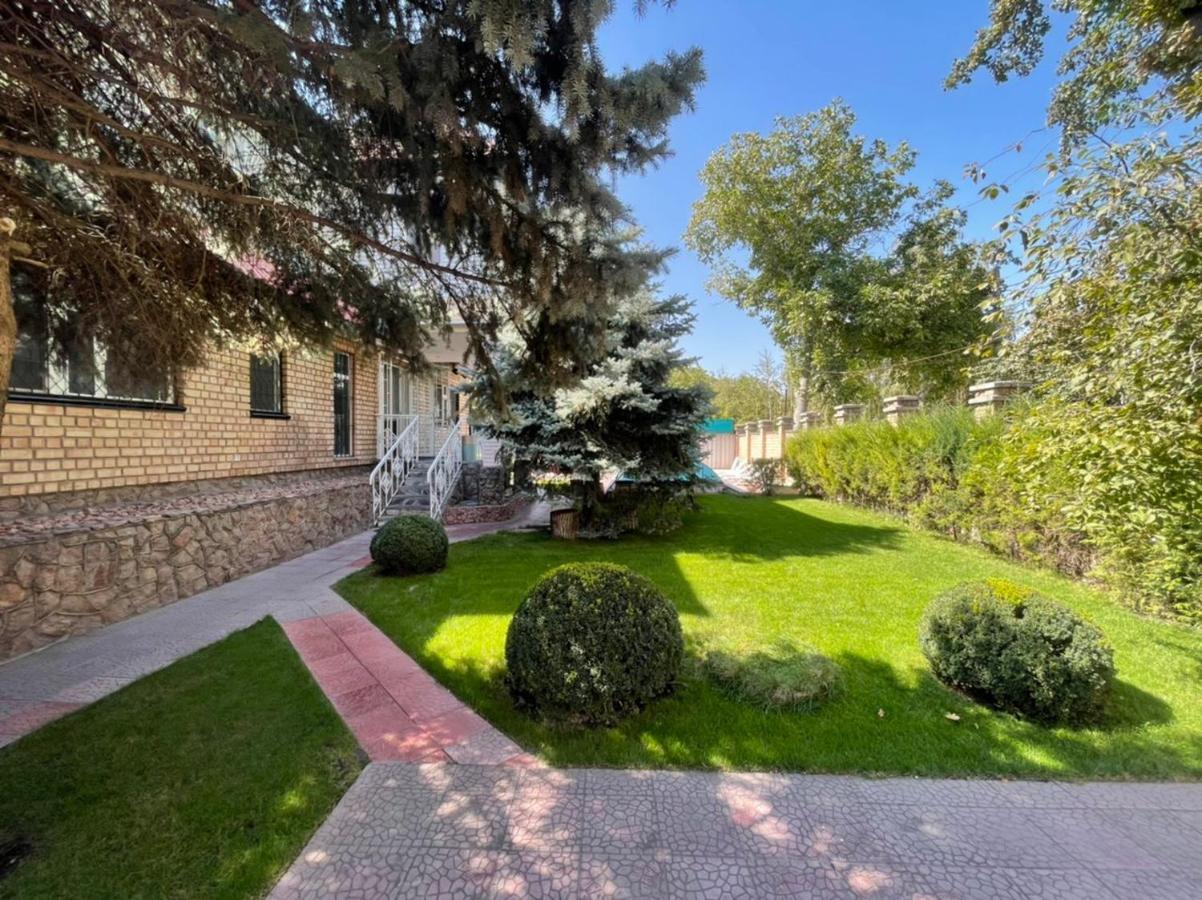 Гостевой Дом Шумкар Азия Guest House Shumkar Asia Bisjkek Buitenkant foto