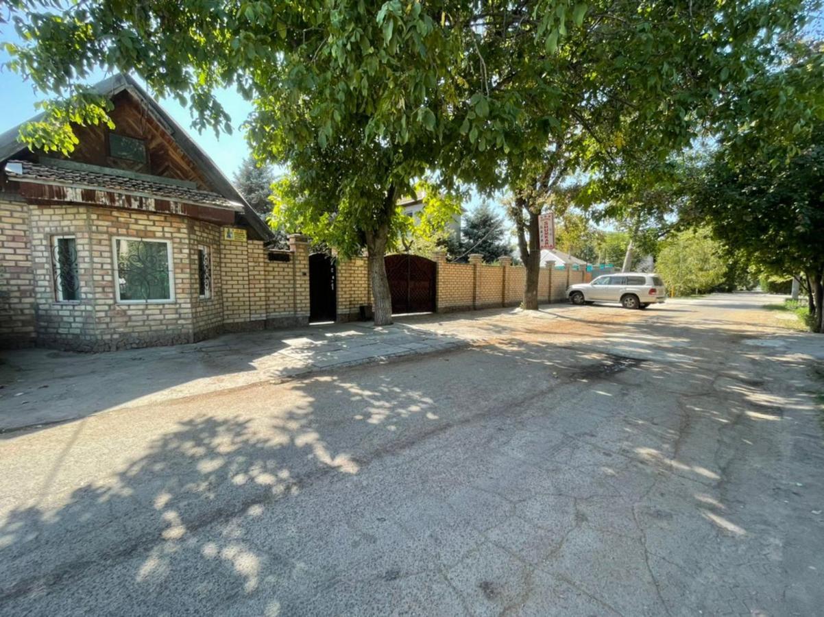 Гостевой Дом Шумкар Азия Guest House Shumkar Asia Bisjkek Buitenkant foto