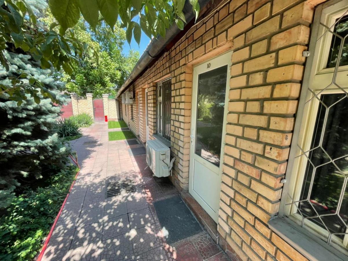 Гостевой Дом Шумкар Азия Guest House Shumkar Asia Bisjkek Buitenkant foto