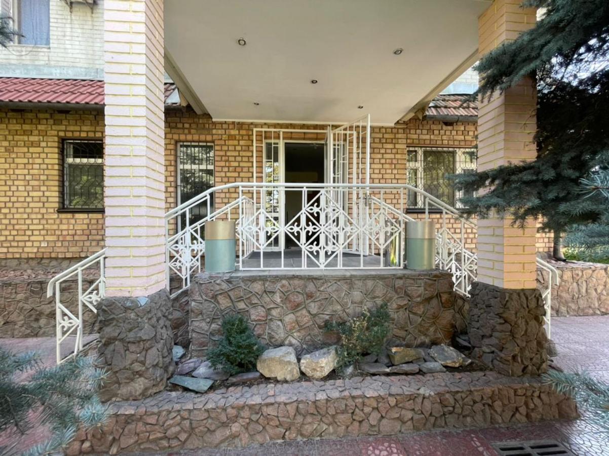 Гостевой Дом Шумкар Азия Guest House Shumkar Asia Bisjkek Buitenkant foto
