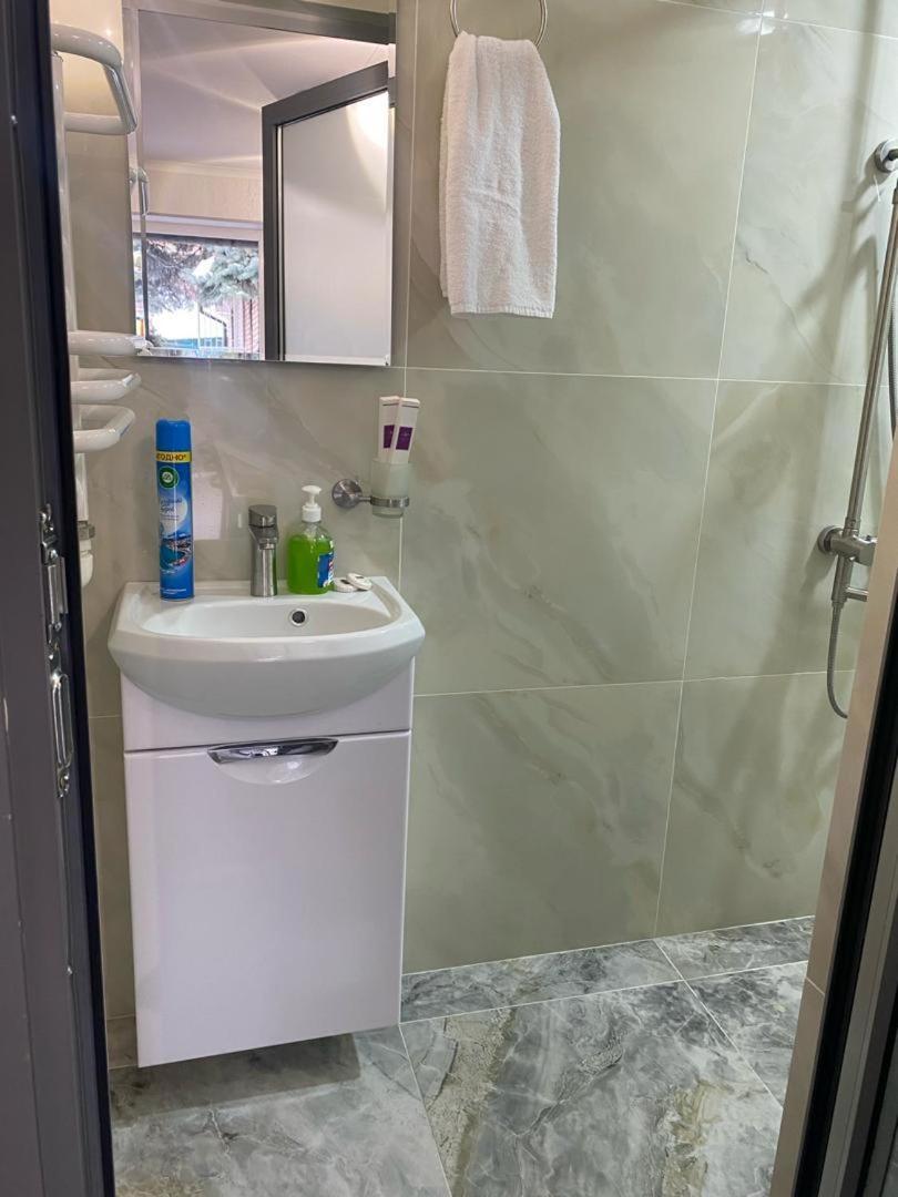 Гостевой Дом Шумкар Азия Guest House Shumkar Asia Bisjkek Buitenkant foto