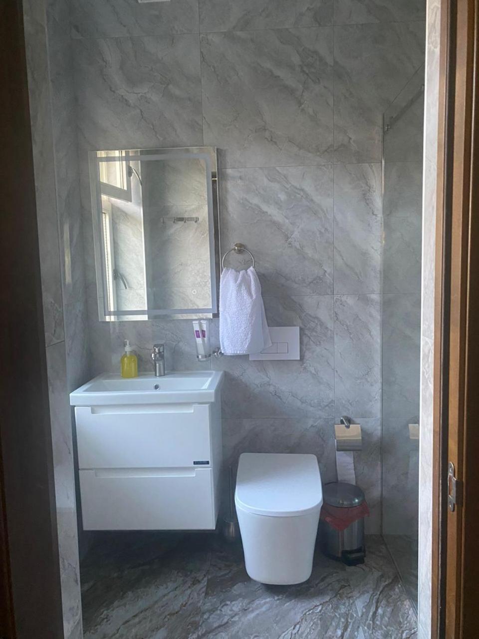 Гостевой Дом Шумкар Азия Guest House Shumkar Asia Bisjkek Buitenkant foto