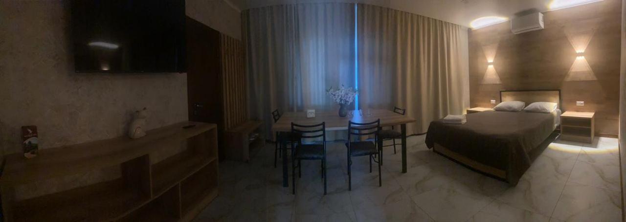Гостевой Дом Шумкар Азия Guest House Shumkar Asia Bisjkek Buitenkant foto