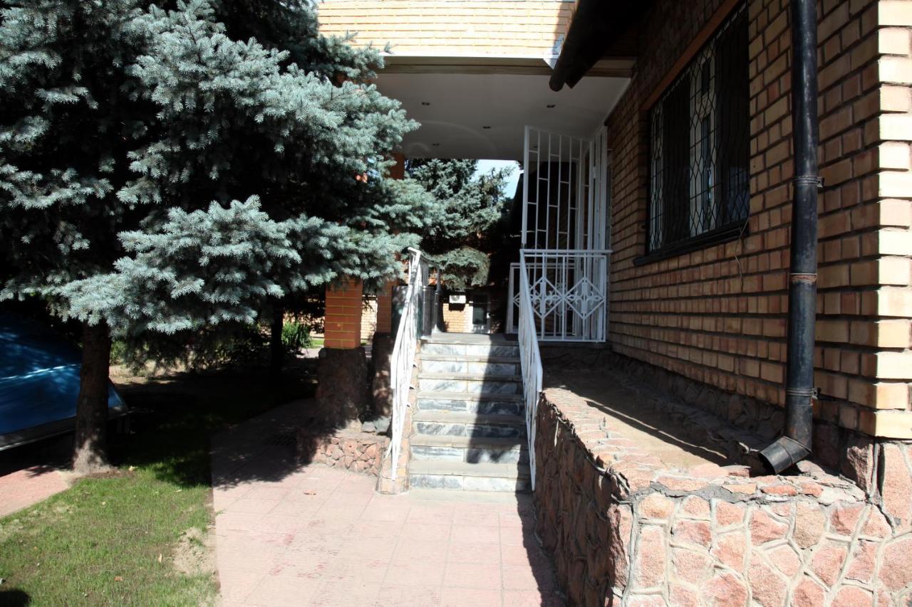 Гостевой Дом Шумкар Азия Guest House Shumkar Asia Bisjkek Buitenkant foto