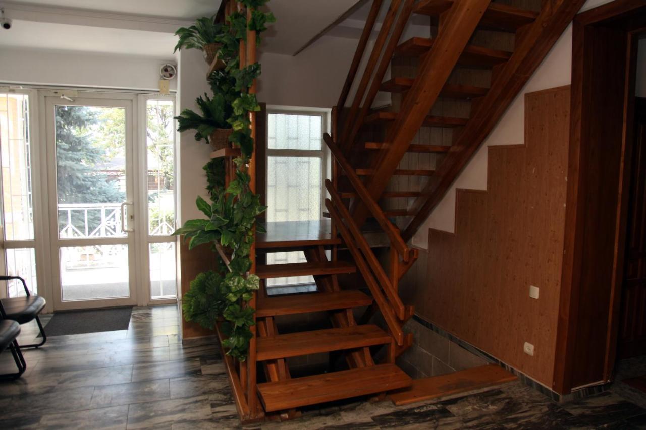 Гостевой Дом Шумкар Азия Guest House Shumkar Asia Bisjkek Buitenkant foto